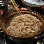 串BAR 御御御 - カモねぎ鍋にお蕎麦投入