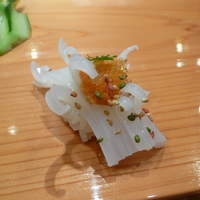 天寿し 京町店 - 赤烏賊。ゆず風味。綺麗なゴマが振ってある。