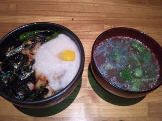 Yakitori Genya - 最後のしめに「とろろ鶏丼」コラーゲンたっぷりの鶏スープ付き。ミニサイズも御用意しております。