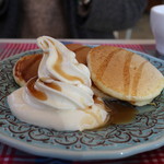 ミルカ - パンケーキソフトのせハーフ