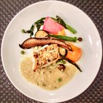 プールトワ - メニューＢ+オプション 1800円 のスズキのナッツのせロースト カレー風味