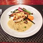 プールトワ - メニューＢ+オプション 1800円 のスズキのナッツのせロースト カレー風味