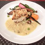 プールトワ - メニューＢ+オプション 1800円 のスズキのナッツのせロースト カレー風味