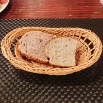 プールトワ - 本日のランチ 1500円 のくるみパン