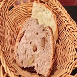 プールトワ - 本日のランチ 1500円 のくるみパン