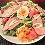 プールトワ - 本日のランチ 1500円 のスモークレバーと卵とトマトとサラダ