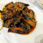 バーン・タム - ナマズの辛味炒