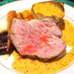 プールトワ - ランチコース 1620円 の豚肩ロース肉のロースト