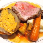 プールトワ - ランチコース 1620円 の豚肩ロース肉のロースト