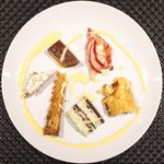 プールトワ - ランチコース 1820円 のデザート6種盛り合わせ