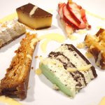 プールトワ - ランチコース 1820円 のデザート6種盛り合わせ