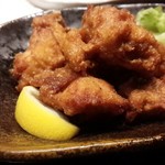 鶏侍 - 鶏軟骨の唐揚げは499円(価格は全て税抜)