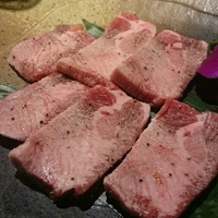 焼肉ダイニング MEGUMI 本店 - 和牛上白タン