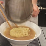 Ichikyurokuhachikotan - 鉢に麺投入