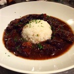 サニー サンデー スタンド - 牛すじラグーの赤ワインクリームソース