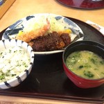 とんかつ和食　武蔵総本店 - 海老みそカツランチ1280えん
            ライスと菜飯を選択出来ます。私は菜飯を選択