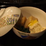 日本料理 吉兆 - 海老芋　湯葉　ほうれん草