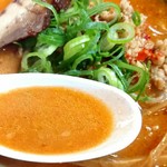 麺倉庫 じだい屋 - 肉味噌・赤【スープ】