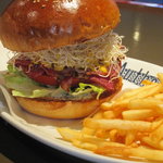 オーセンティック - ビーフパストラミサンドイッチ￥1,000・バンズバージョン