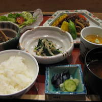 神楽家 - 飛騨牛さがり膳・・・　これで２，７５０円は割高　１，７５０円程度が妥当