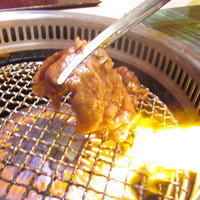 西麻布けんしろう - じゅわーっとすき焼きを焼き上げます