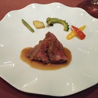 グランマーレ - 宮古牛 内もも肉のタリアータ ポルチーニソース (旨味のある赤身肉ロースト)(2016/12)