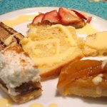 プールトワ - ランチコース 1920円 のデザート6種盛り合わせ