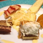 プールトワ - ランチコース 1920円 のデザート6種盛り合わせ