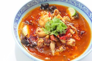 四川料理 蜀彩 - 馋嘴蛙 かえるの腿肉 四川風煮込み