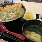 Wadashikaredomburimanten - かつカレーどんぶりの普通サイズ980円、みそ汁付き