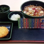 ゆで太郎 - 朝そば（おろし）　温そば、かき揚げ→ワカメに変更 +　コロッケ（無料クーポン券利用） 330円