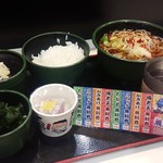 ゆで太郎 - 納豆 360円（納豆、生卵、かけそば、ご飯）+　わかめ（無料クーポン券利用）