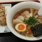 Fuufuu Ramen - しょうゆラーメンと焼き餃子
