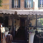 Ristorante L'Angoletto - piazza Rondaniniからテラス席を覗いた