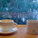 61384726 - ホットチョコレートとドリップコーヒー