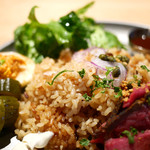 GOOD BARBEQUE - ガーリックライス（大盛り無料。写真は普通盛り）