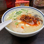 元祖 名島亭 - ラー博は俺の社員食堂。ミニ築炉釜出しとんこつラーメソ！トッピング無料券をいただいたので、名島辛みそ♡