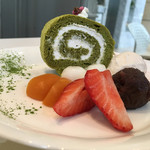 カフェ・ディ・フェスタ - 抹茶 桜クリームロール 2016/03/24