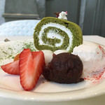 カフェ・ディ・フェスタ - 抹茶 桜クリームロール 2016/03/24