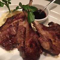 37 Steakhouse & Bar - 