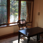 縁側カフェ - 奥のお部屋もカフェスペースになっています