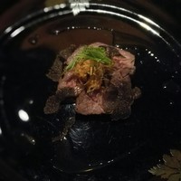 スダチ - ローストビーフトリュフ、ウニのせ