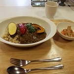 自然食カフェ＆レストラン おひさま - 野菜カレー　940円（税込）