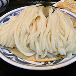 石川うどん - 見よ！この盛りヽ(*´∀｀)
                                ⚠︎1玉です