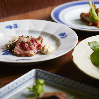 旬の食材にこだわり、季節に合わせた料理をご提供。