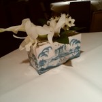 オザワ - お花がテーブル毎きれい
