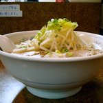 ラーメン吉野 - 横から見たところ