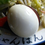 ちゃんぽん 一鶴 - 日本一のこだわり玉子のゆで卵のアップ（100円）。
