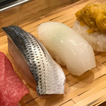 五金 - 中トロ、小肌、イカ、雲丹の握り