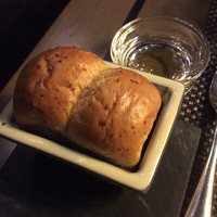 Lounge & Dining G - パン
